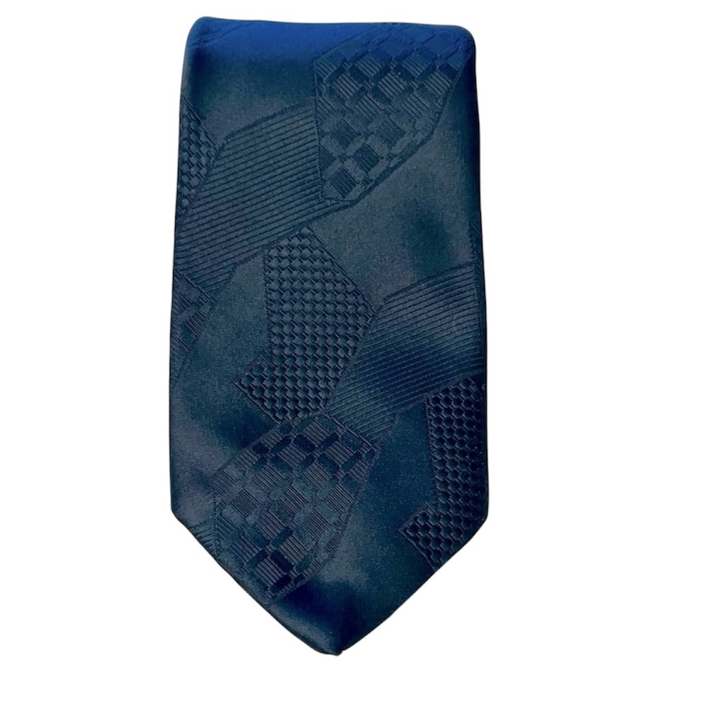 Vintage 60s Wemlon Wembly Navy Geometric Textured Wrinkle Resistant Tie 4”x 56”